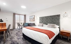 Comfort Inn Deakin Palms